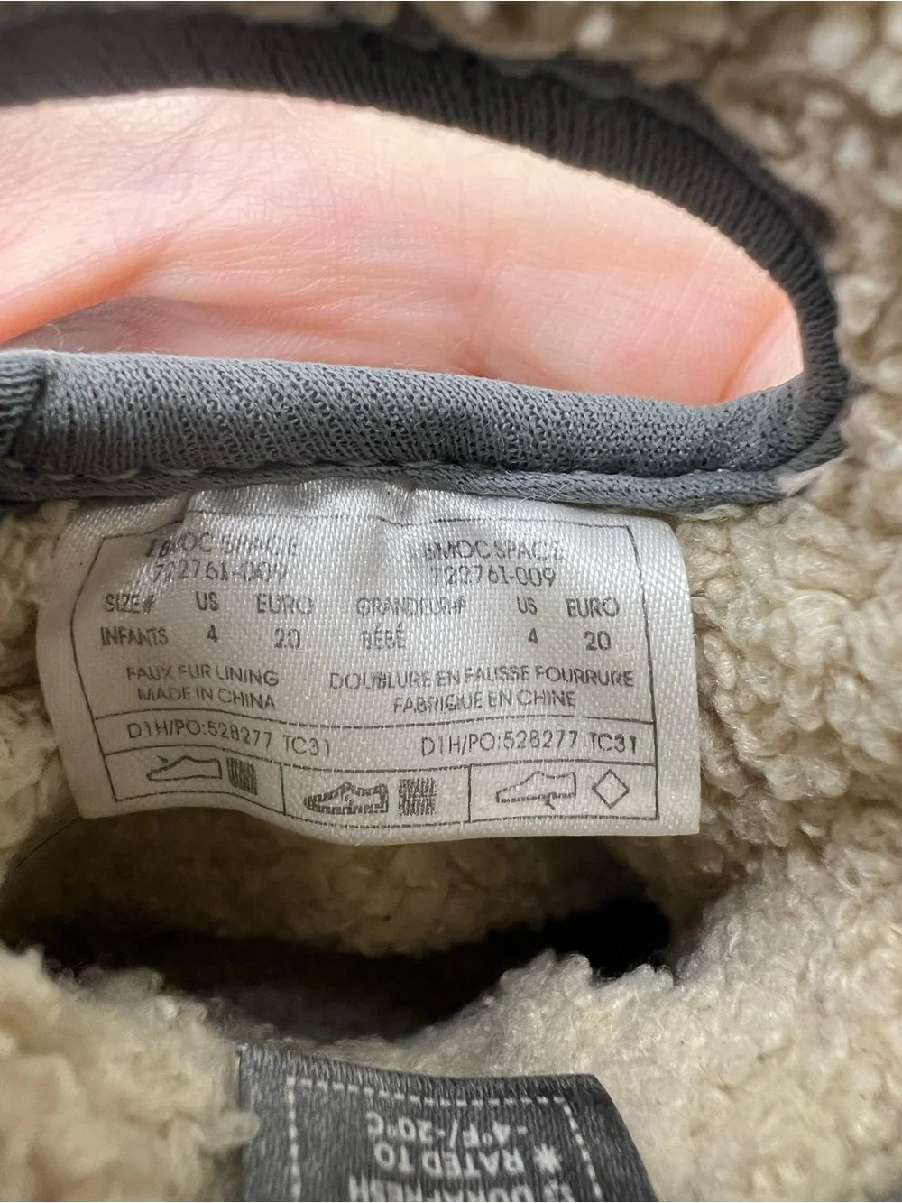 Bogs Infant Size 4 Sherpa Lined Space Print Winter Boots